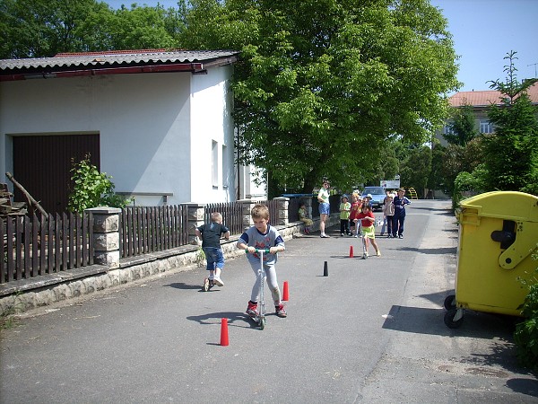 Závod na koloběžkách