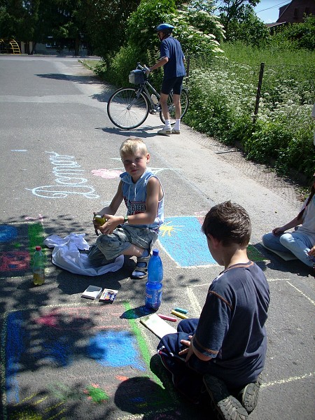 Malování na asfalt